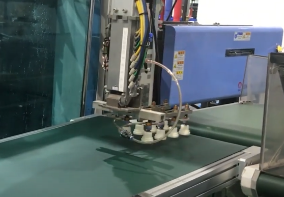 협동로봇 통한 화장품 용기 적재 자동화 시스템